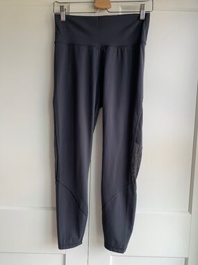 Lululemon legging size 8 in gray